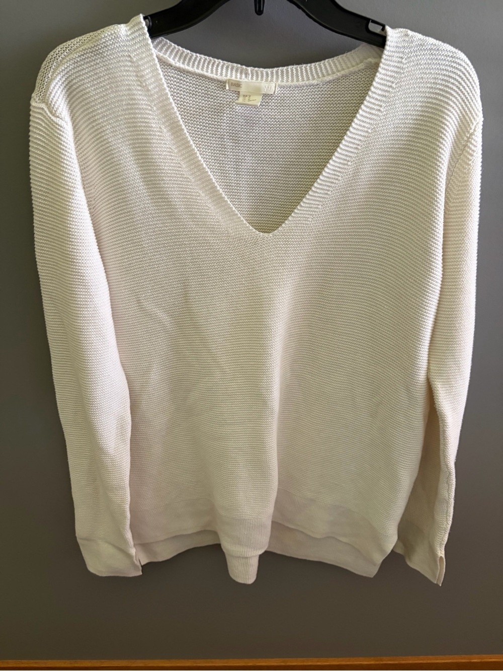 H&M Cream V-Neck Knit Sweater